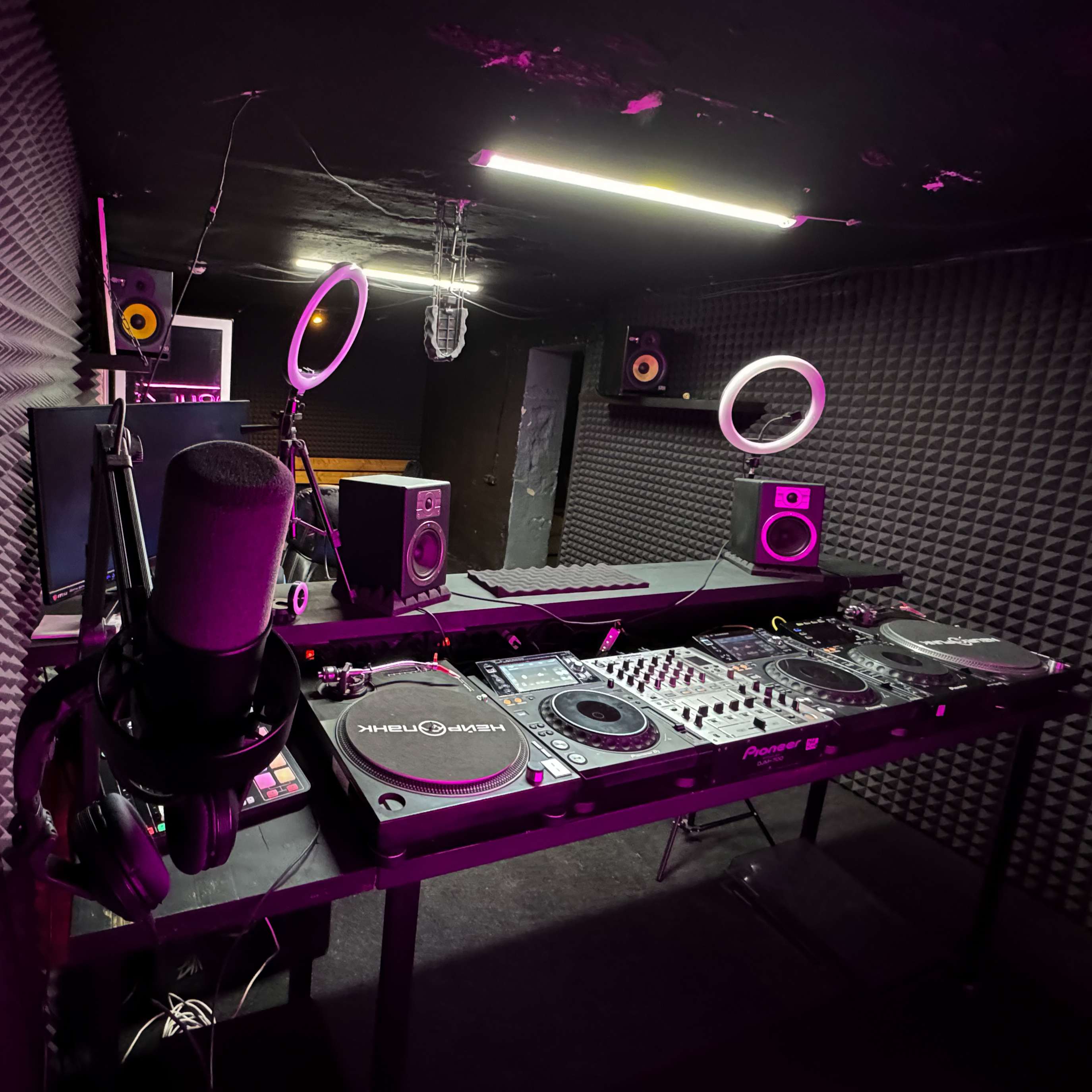 Красная комната - Professional DJ Studio